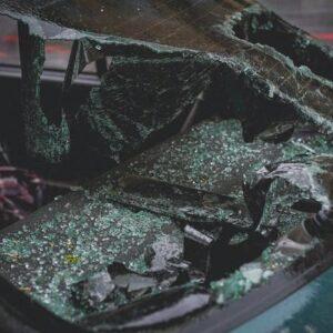 Un Parabrisas Roto De Un Automóvil