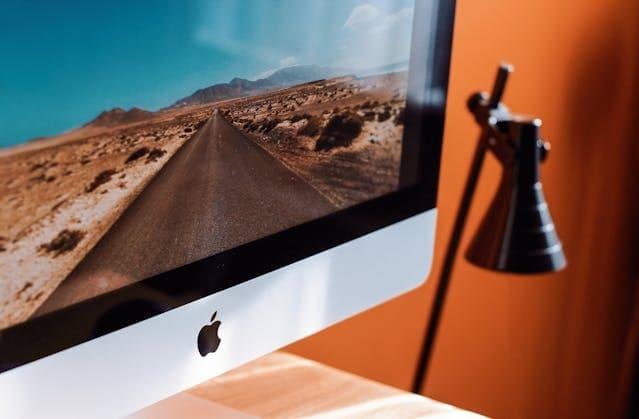 Fotografía En Primer Plano Del I Mac Encendido